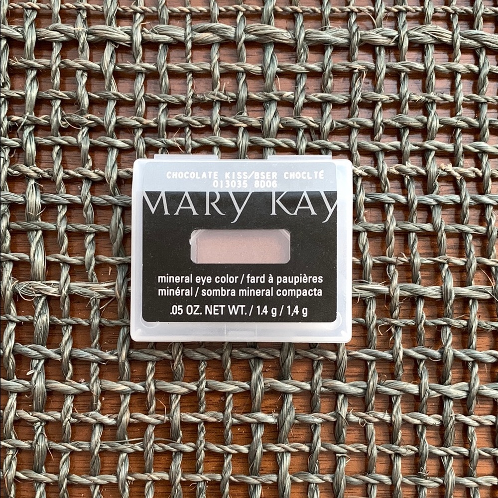 Mary Kay NIP Chocolate Kiss Mineral Eye Shadow